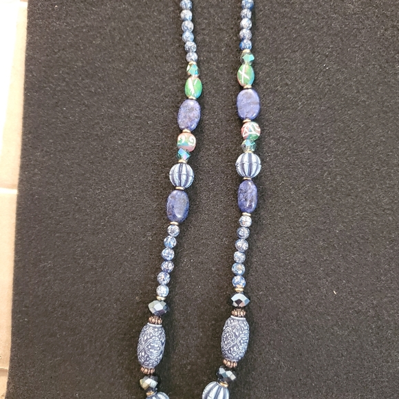 A BEAUTIFUL DENIM LOOK TO THIS SET. 2-PIECE NECKLACE & BRACELET SET. - Picture 6 of 10